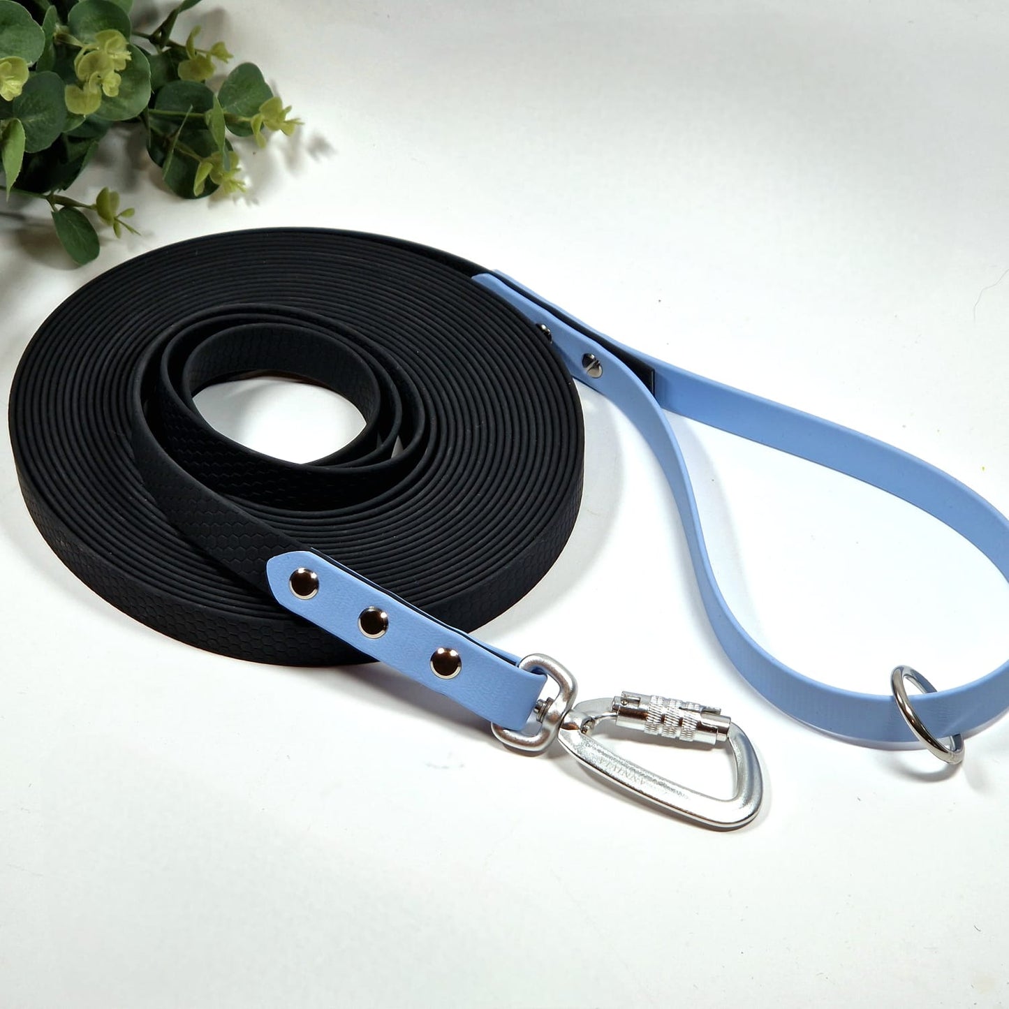 Hexa pavada ar BioThane rokturi, detalizēts skats