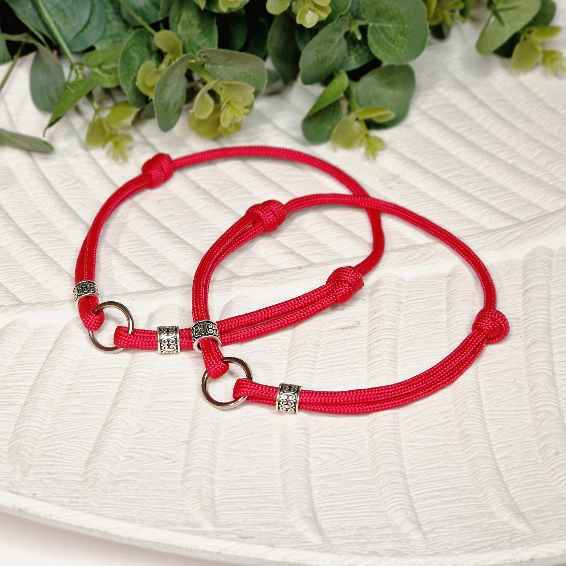 ID suņu kakla siksnas sarkanā krāsā