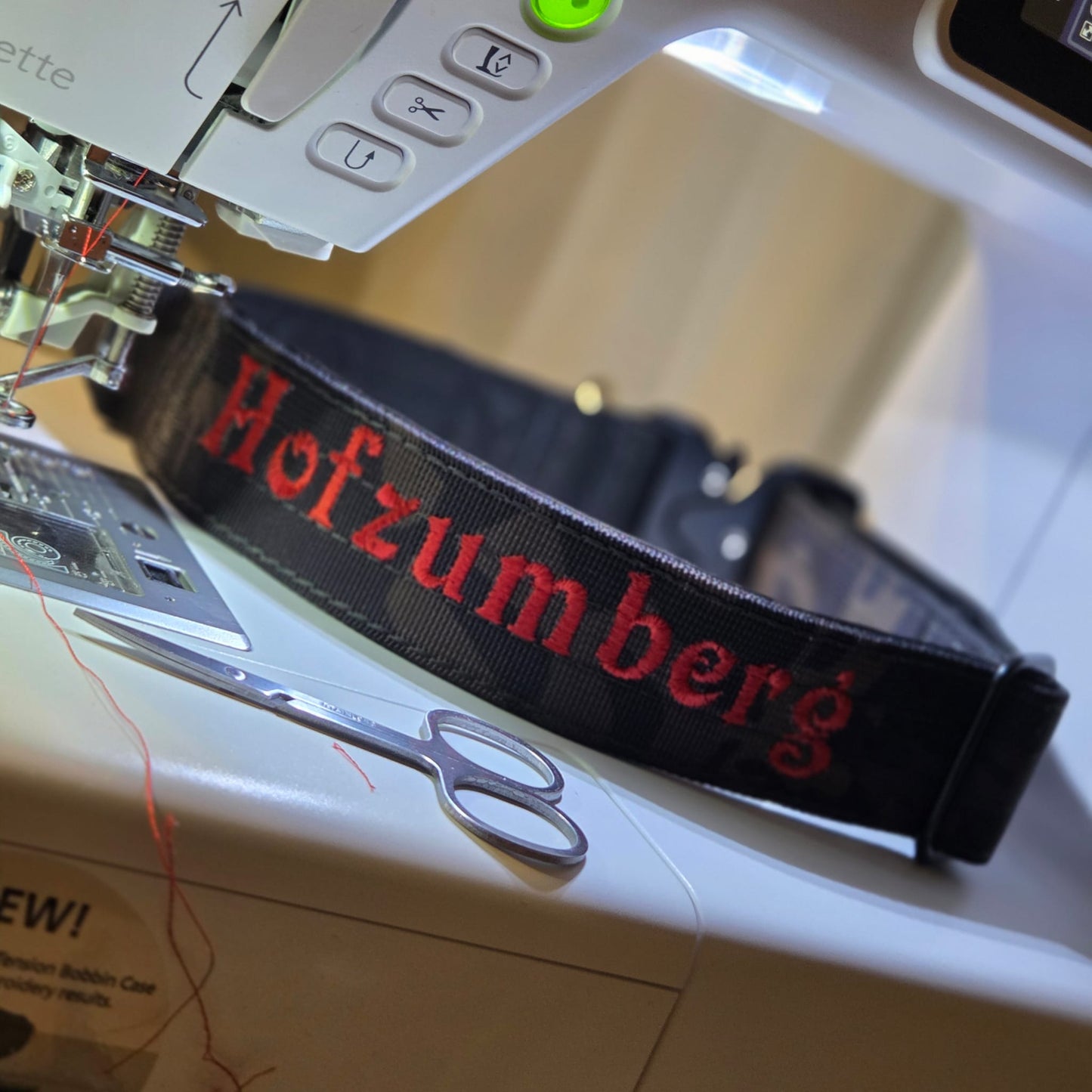 Suņu kakla siksna comfort line ar izšūšanu