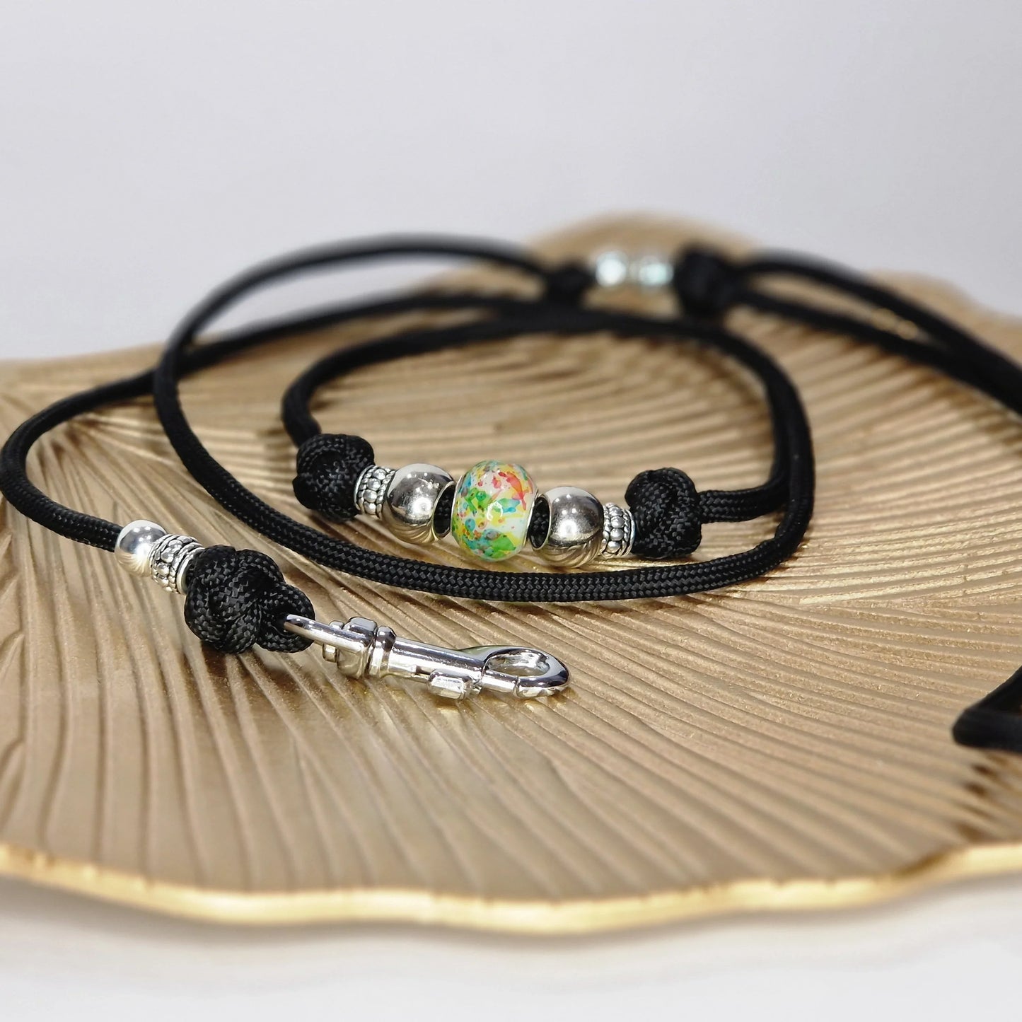 Suņu izstāžu pavada ar karabīni melna