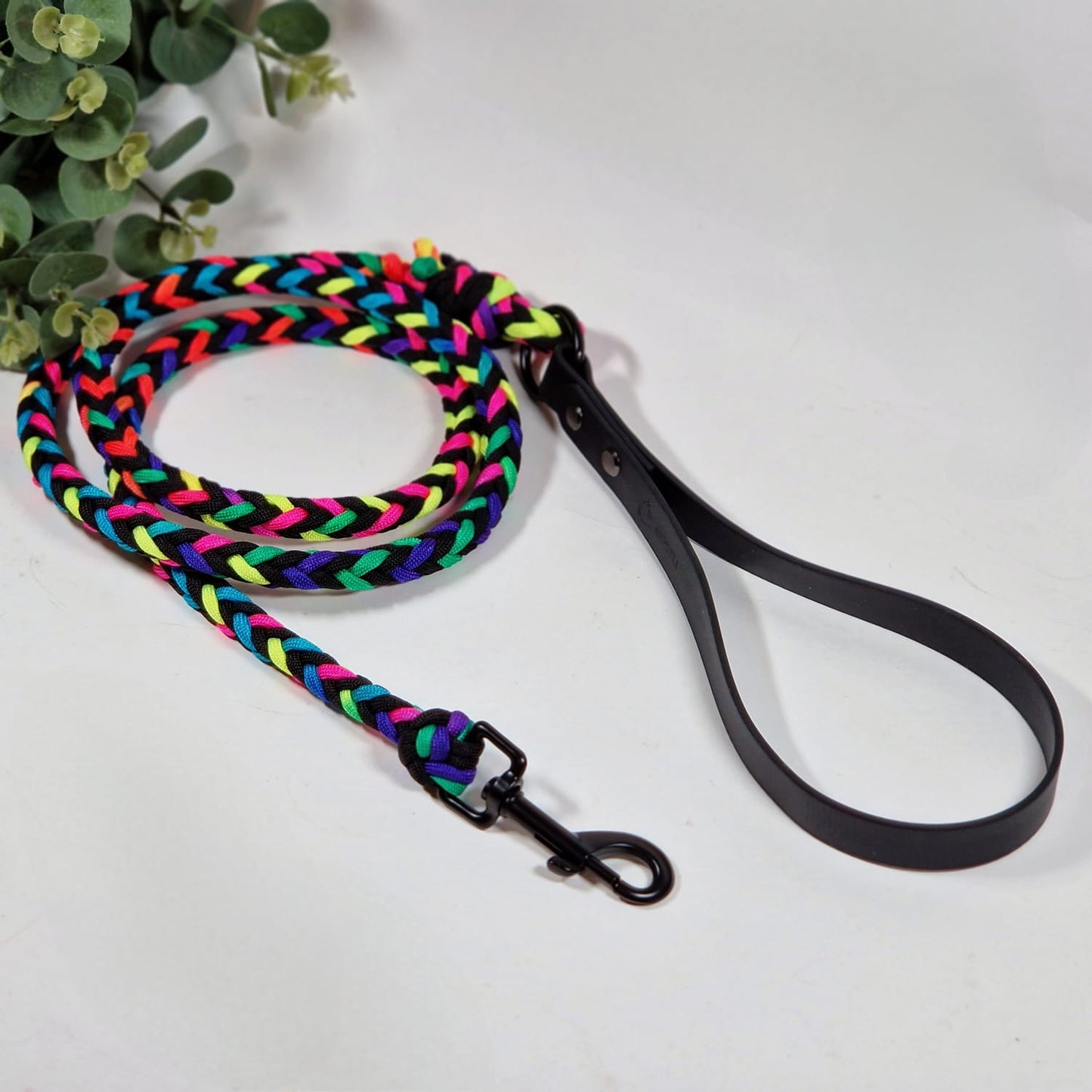 Paracord braided dog leash 1.6m - rainbow